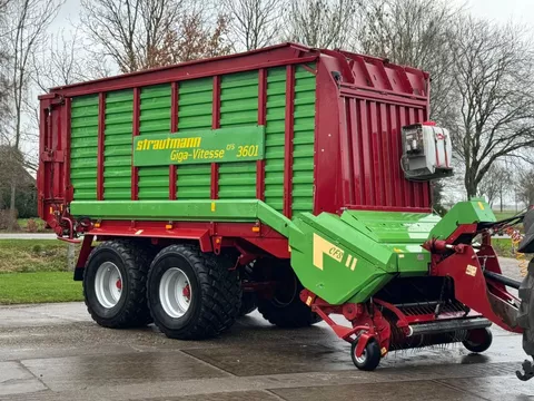 Strautmann Giga vitesse CFS 3601 Ladewagen