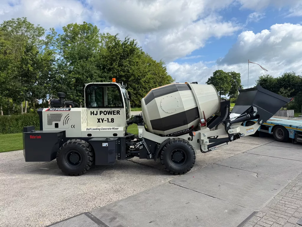 HJ Power Beton molen HJ power XY 1.8 Self loading concrete mixer NIEUW