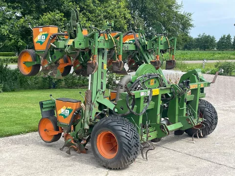 Amazone ED 801K amazone mais zaaier 8 rijer