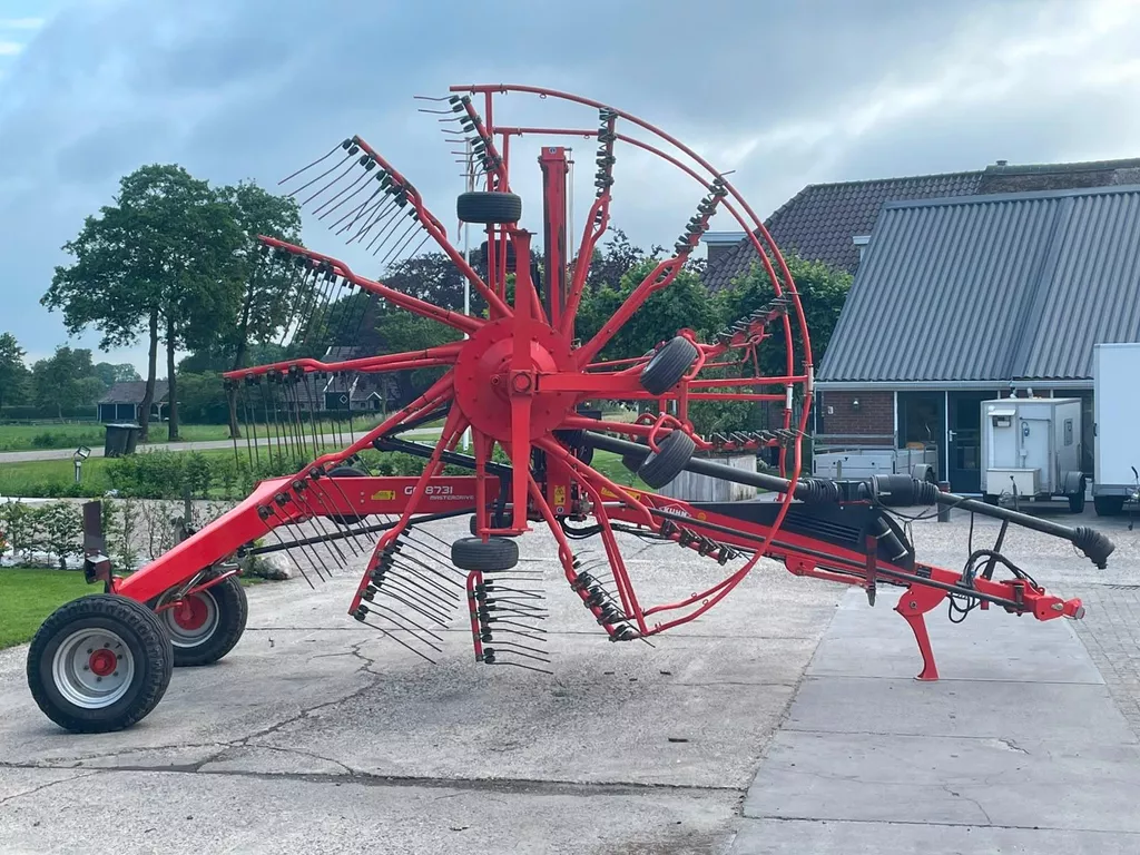 Kuhn GA 8731 Zwadhark - Midden afleg - enkel heffend