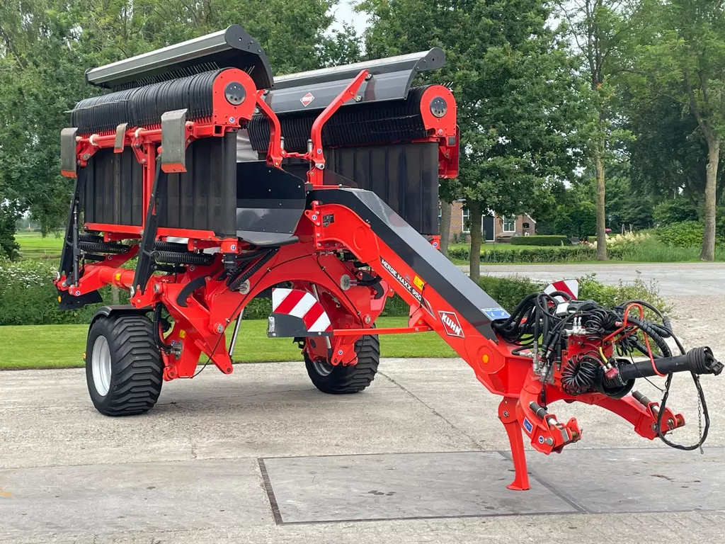 Kuhn Merge Maxx 950 Bandhark Schwader 410 uur!! Kenteken