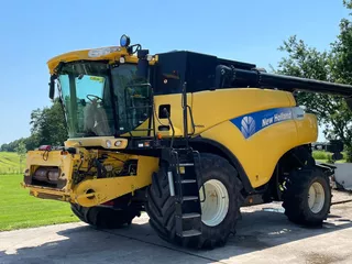New Holland CR 980 9 meter maaibord Airco 2800 UUR! 6200 hectare