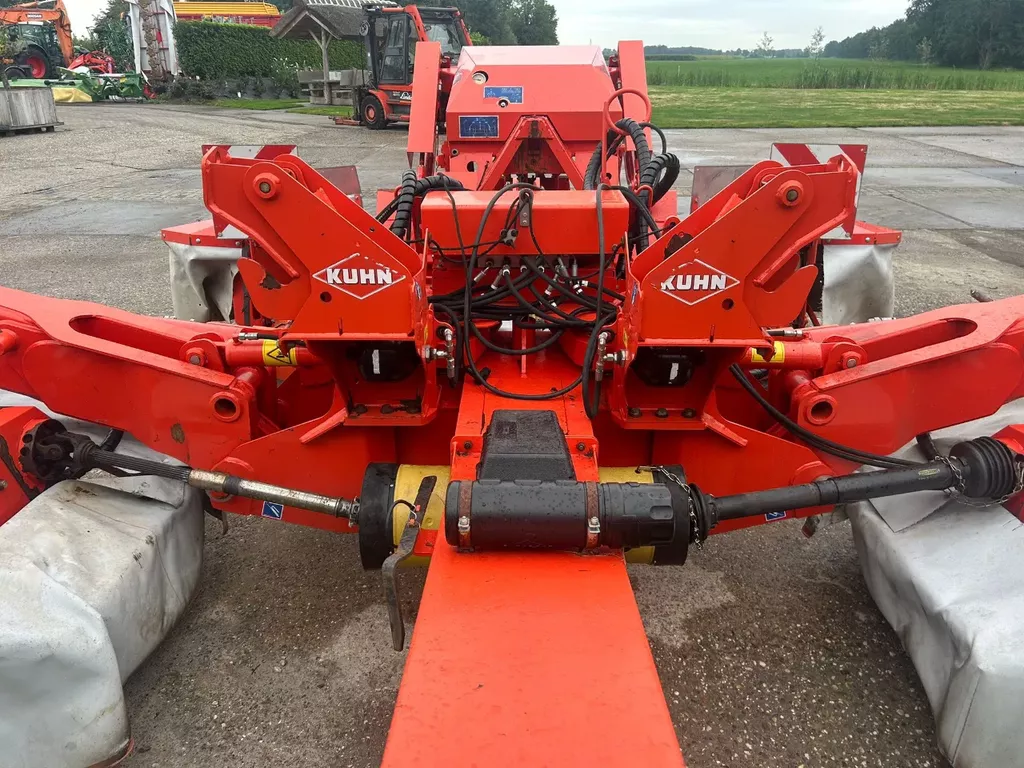 Kuhn FC 883 FF& Fc 313 F-FF Triple maaier Kuhn FC 883 FF& Fc 313 F-FF Triple maaier