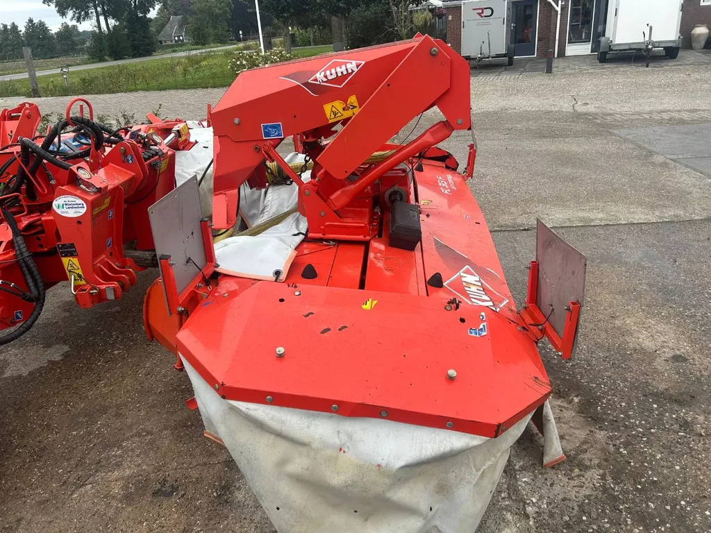 Kuhn FC 883 FF& Fc 313 F-FF Triple maaier Kuhn FC 883 FF& Fc 313 F-FF Triple maaier