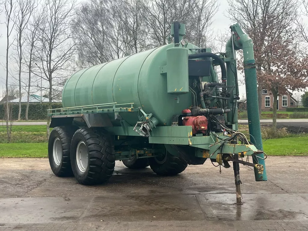 Veenhuis 12000 liter waterwagen Giertank zuigarm