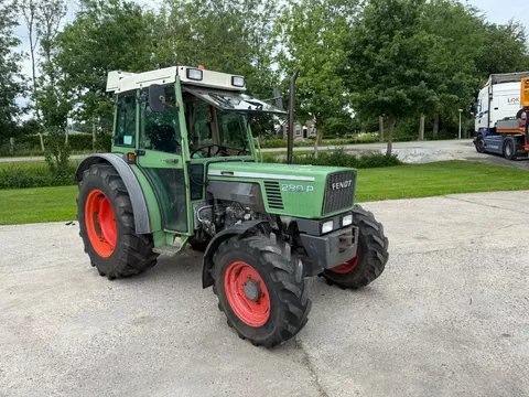Fendt 280 P Smalspoor Mini trekker 80 PK Tuinbouw EX WATERSCHAP